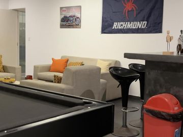 VENTA DE CASA MODERNA Y LUJOSA CON PISCINA EN LURIN