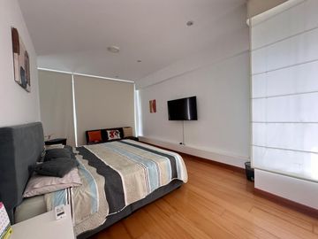 VENTA DE CASA MODERNA Y LUJOSA CON PISCINA EN LURIN