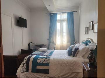 CASONA REMODELADA EN CENTRO VALPARAÍSO