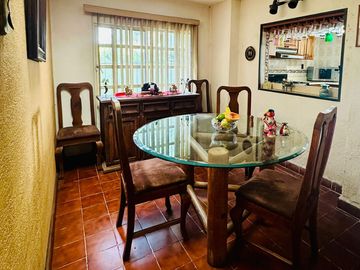 Casa en venta de un piso en Momoxpan.