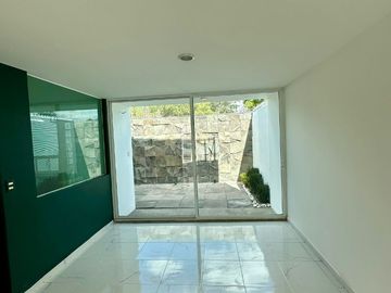 CASA EN VENTA EN FRACC. LOMAS DEL VALLE CERCA DE C.U. PUEBLA