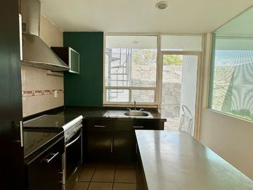 CASA EN VENTA EN FRACC. LOMAS DEL VALLE CERCA DE C.U. PUEBLA