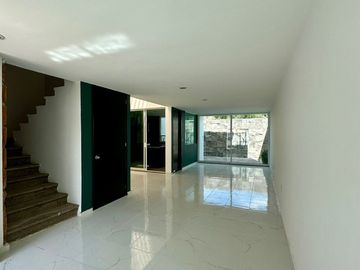 CASA EN VENTA EN FRACC. LOMAS DEL VALLE CERCA DE C.U. PUEBLA
