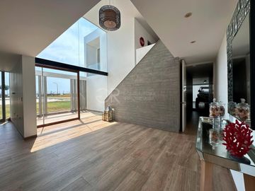 VENDO CASA DE PLAYA EN EL CONDOMINIO LA JOLLA