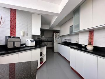 VENDO DEPARTAMENTO DUPLEX  EN BARRANCO, FRENTE A PARQUE