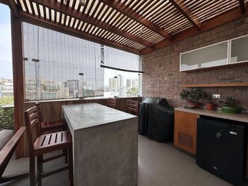 VENDO DEPARTAMENTO DUPLEX  EN BARRANCO, FRENTE A PARQUE