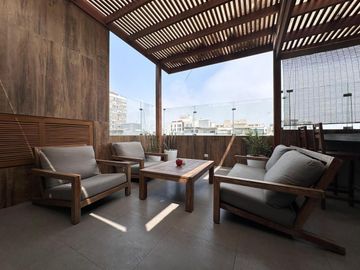 VENDO DEPARTAMENTO DUPLEX  EN BARRANCO, FRENTE A PARQUE