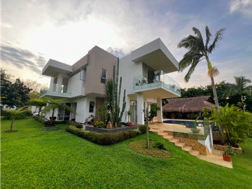 Espectacular casa campestre en Cerritos Pereira