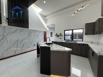 Venta de preciosa casa UNA SOLA PLANTA, para estrenar.