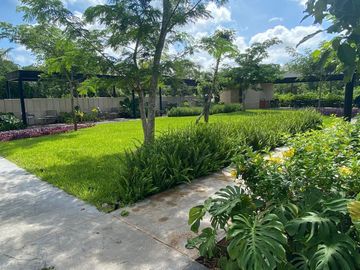 Casa en Merida Zona Country en venta, en privada con amenidades.