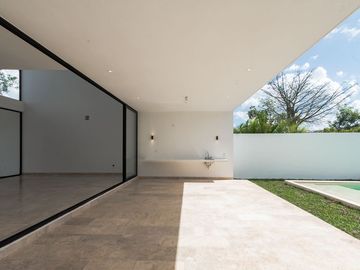 Casa en Merida Zona Country en venta, en privada con amenidades.