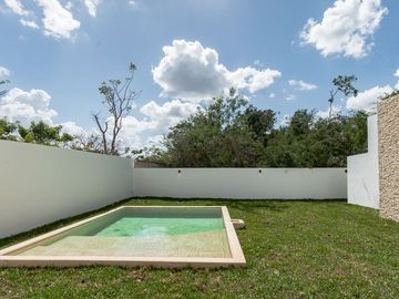 Casa en Merida Zona Country en venta, en privada con amenidades.