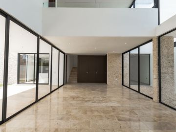Casa en Merida Zona Country en venta, en privada con amenidades.