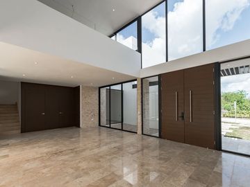 Casa en Merida Zona Country en venta, en privada con amenidades.