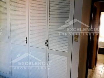 SE VENDE CASA ubicada en la Colonia Agustín Arriaga Rivera, frente a la voz de M