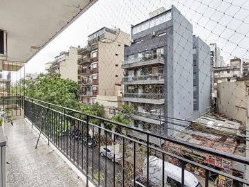 Departamento 4 amb con dependencia en Villa Crespo