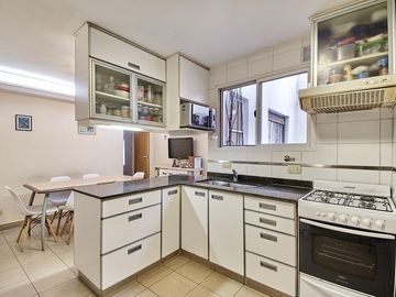 Departamento 4 amb con dependencia en Villa Crespo