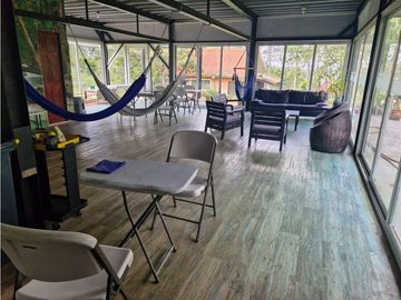 CERRO AZUL / 1000M2 / 4 HABIT / TERRAZA / JARDN / TOTALMENTE CERCADA