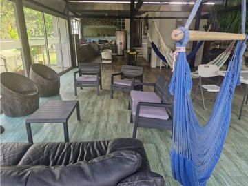 CERRO AZUL / 1000M2 / 4 HABIT / TERRAZA / JARDN / TOTALMENTE CERCADA