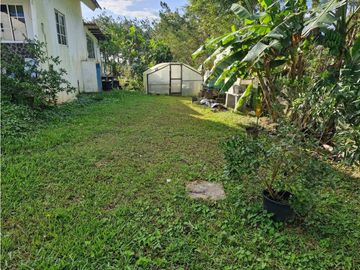 CERRO AZUL / 1000M2 / 4 HABIT / TERRAZA / JARDN / TOTALMENTE CERCADA