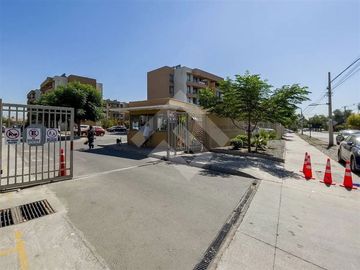 Departamento en Venta en Condominio Entre Valles/ Lo Cruzat