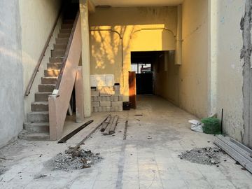 Casa en venta para remodelar en la calle 50, en el centro de Mérida Yucatán.