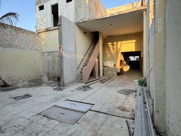 Casa en venta para remodelar en la calle 50, en el centro de Mérida Yucatán.