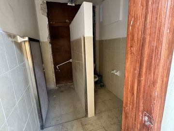 Casa en venta para remodelar en la calle 50, en el centro de Mérida Yucatán.