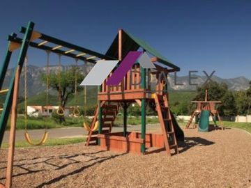 Fraccionamiento Valle de Cristal-CASA en VENTA- Carretera Nacional MONTERREY, 391 M2