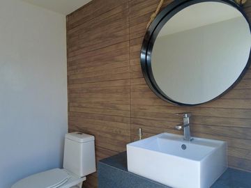 Hermosa casa de 3 niveles de oportunidad en venta Solares