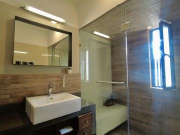 Hermosa casa de 3 niveles de oportunidad en venta Solares