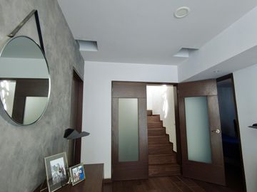 Hermosa casa de 3 niveles de oportunidad en venta Solares