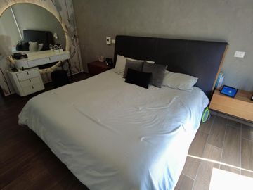 Hermosa casa de 3 niveles de oportunidad en venta Solares