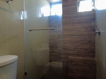 Hermosa casa de 3 niveles de oportunidad en venta Solares