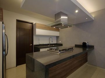 Hermosa casa de 3 niveles de oportunidad en venta Solares