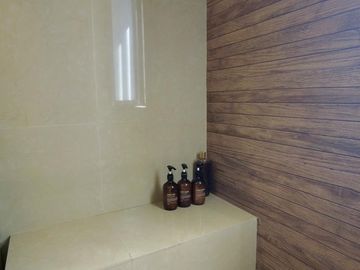 Hermosa casa de 3 niveles de oportunidad en venta Solares