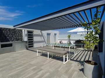Hermosa casa de 3 niveles de oportunidad en venta Solares