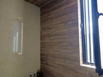 Hermosa casa de 3 niveles de oportunidad en venta Solares