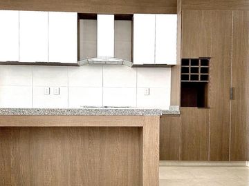 CASA NUEVA EN VENTA EN ZONA ESTE, FRACC. MAYORAZGO RESIDENCIAL.