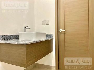 CASA NUEVA EN VENTA EN ZONA ESTE, FRACC. MAYORAZGO RESIDENCIAL.