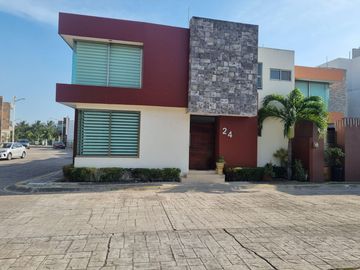 CASA EN VENTA  RESIDENCIAL MARINO  PLANTA BAJA
