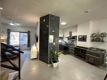 Hermosa Casa en Venta Amueblada en  Alegranza 4h/4.5b Playa del Carmen  P4176