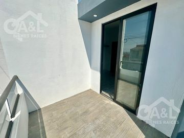 Casa en  Venta con Recámara en Planta Baja junto al  Fraccionamiento La Pradera