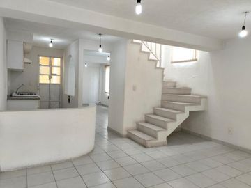 VENTA DE CASA EN FRACCIONAMIENTO HACIENDA DEL VALLE EN TOLUCA