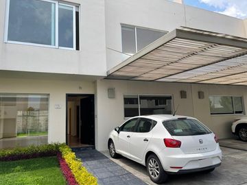 VENTA DE CASA EN RESIDENCIAL BOSQUE DE SAUCES EN METEPEC