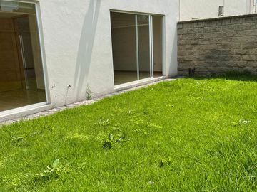 VENTA DE CASA EN RESIDENCIAL BOSQUE DE SAUCES EN METEPEC