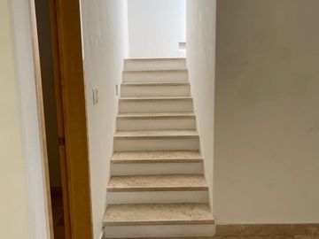 VENTA DE CASA EN RESIDENCIAL BOSQUE DE SAUCES EN METEPEC