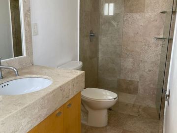 VENTA DE CASA EN RESIDENCIAL BOSQUE DE SAUCES EN METEPEC