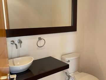 VENTA DE CASA EN RESIDENCIAL BOSQUE DE SAUCES EN METEPEC