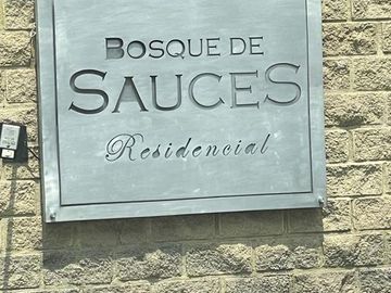 VENTA DE CASA EN RESIDENCIAL BOSQUE DE SAUCES EN METEPEC